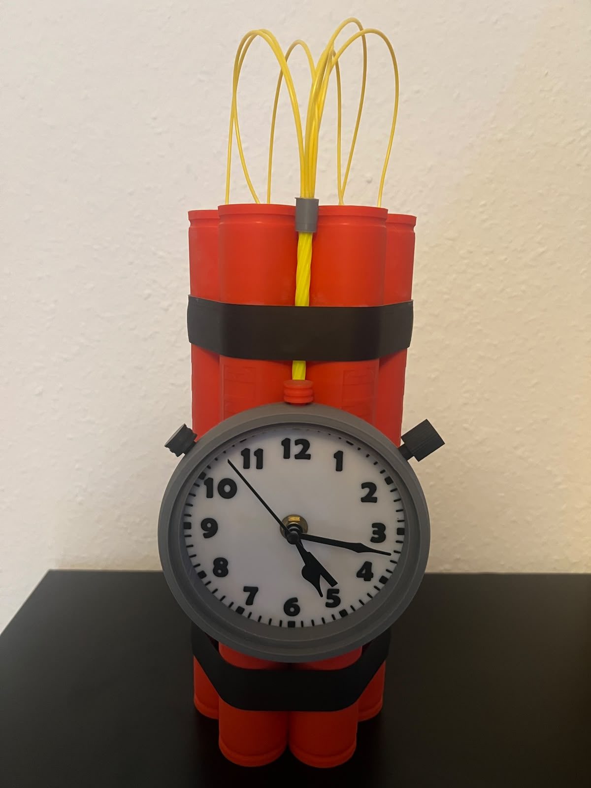 Ceas dinamita imprimat 3D
